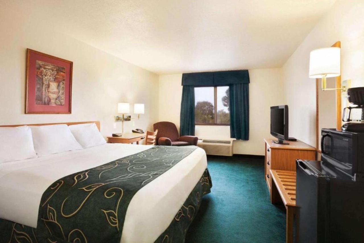 Travelodge By Wyndham Vaughn Dış mekan fotoğraf